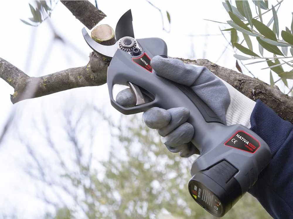 Ausonia Nativa Medium - Forbice Elettriche Da Potatura - 2x 16.8V 2.5Ah - Ø32 Mm - immagine 5