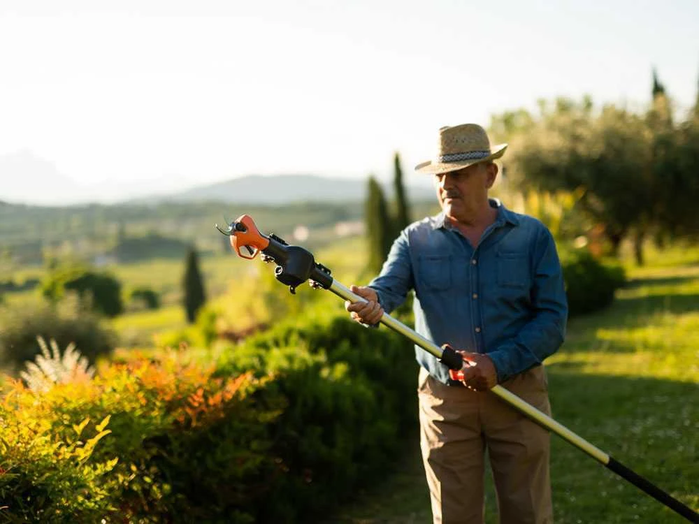 Stocker Magma E-35TP - Forbice Elettrica Da Potatura Su Asta - 2x 21.6V 2.6 Ah - 205/325 Cm - immagine 3